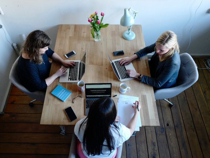 El origen familiar del síndrome del impostor